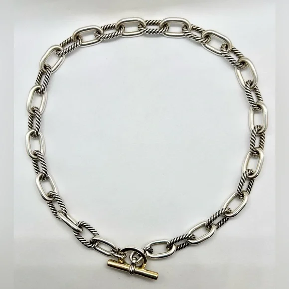 David Yurman Madison Toggle Chain Necklace with 18K Yellow Gold - Picture 3 of 13